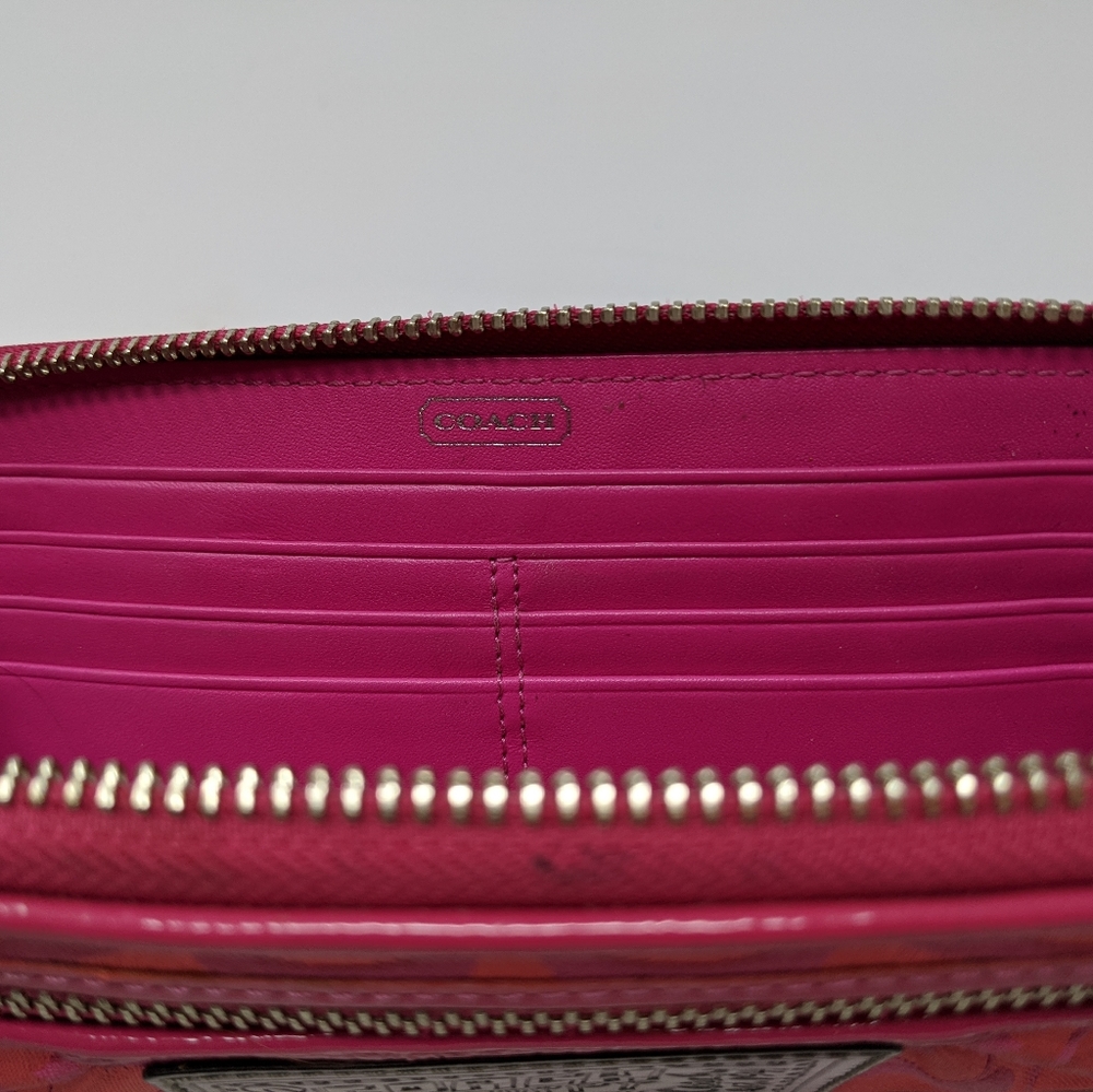 Coach Zip Wallet Pink - Picture 2 of 4